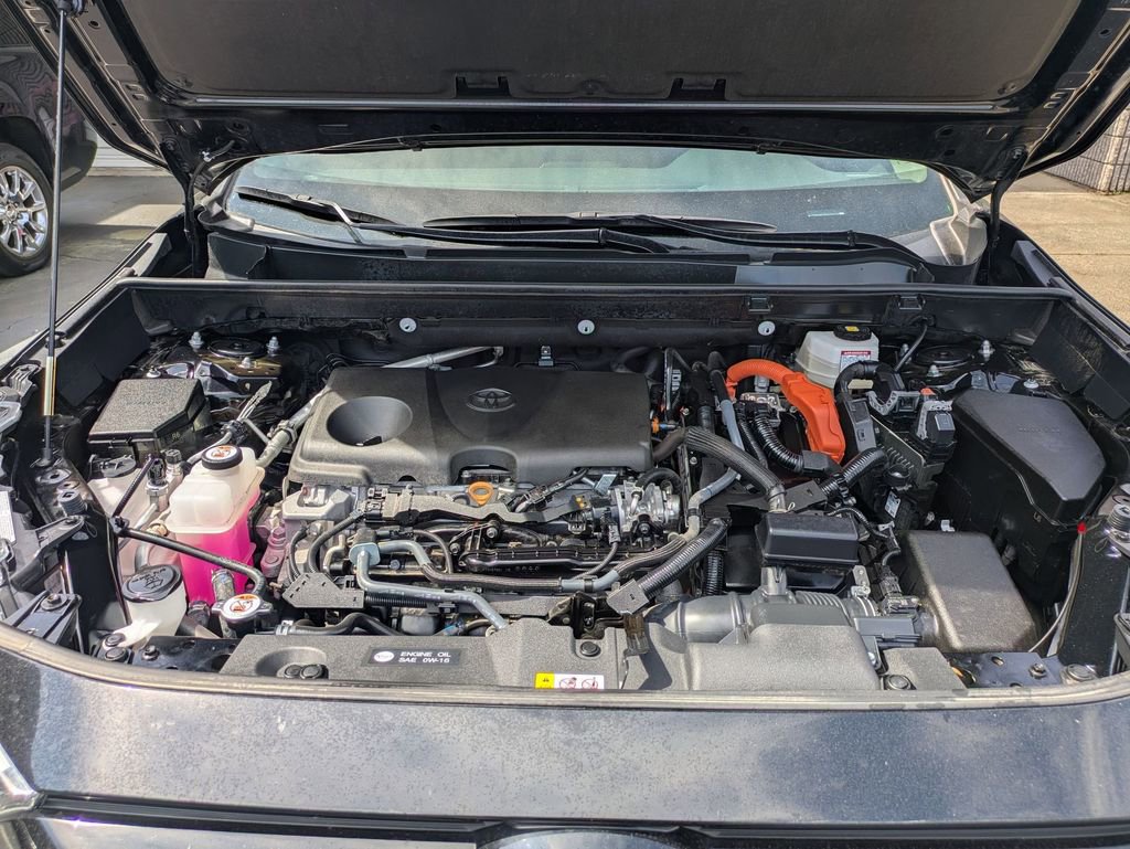 Used 2025 Toyota RAV4 XLE image 36