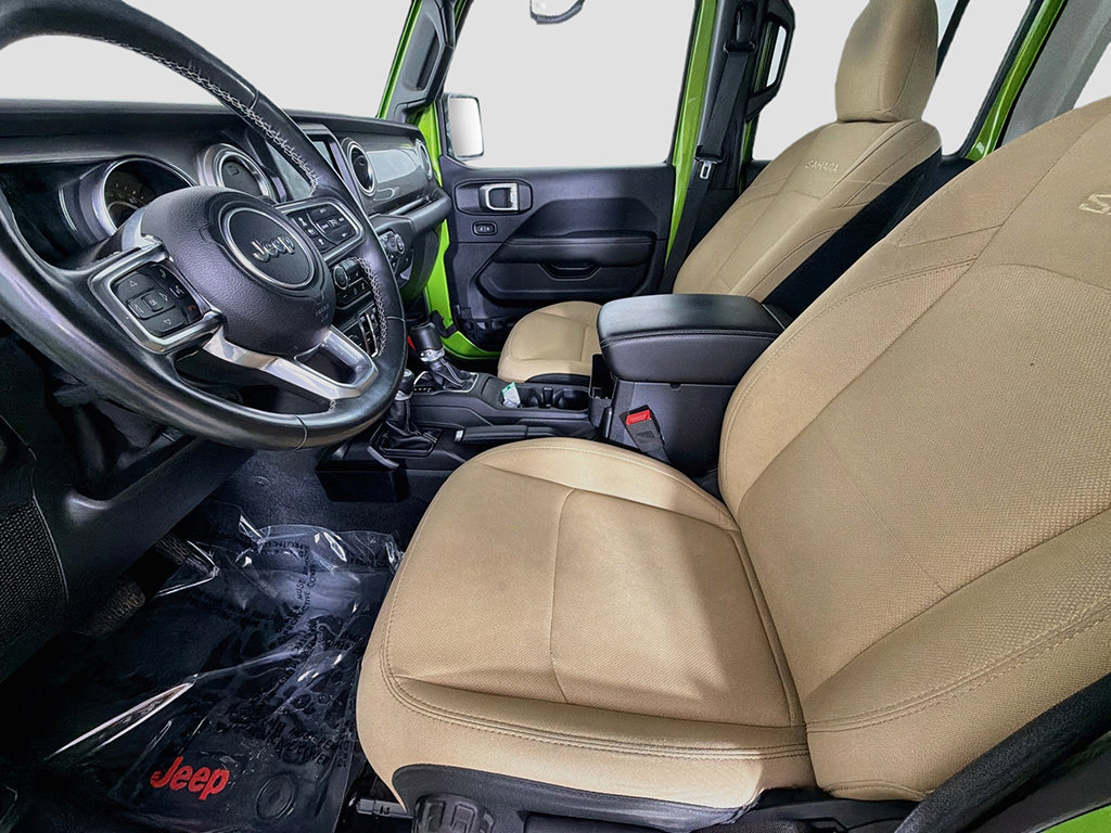 Used 2019 Jeep Wrangler Unlimited Sahara w/ Dual Top Group AWD/4WD image 24