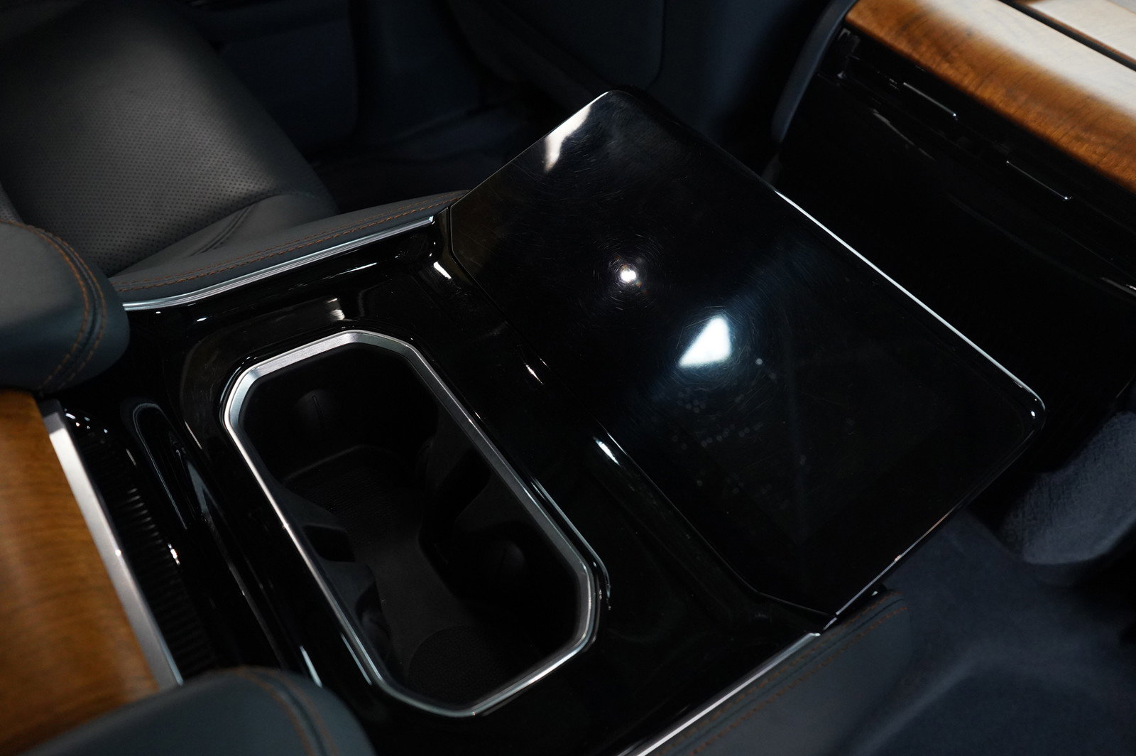 Used 2022 Jeep Grand Wagoneer Series II w/ Premium Group II image 12