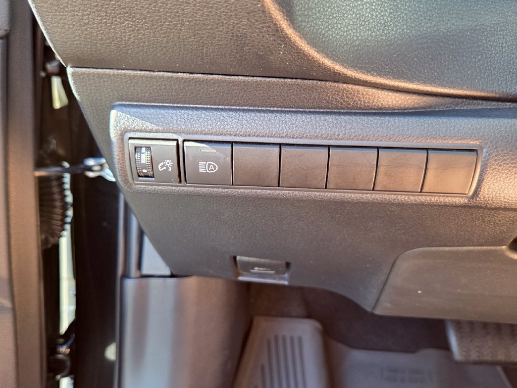 Used 2020 Toyota Corolla SE FWD image 27