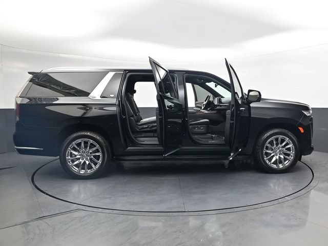 Used 2023 Cadillac Escalade ESV Premium Luxury w/ LPO, Radiant Package AWD/4WD image 37