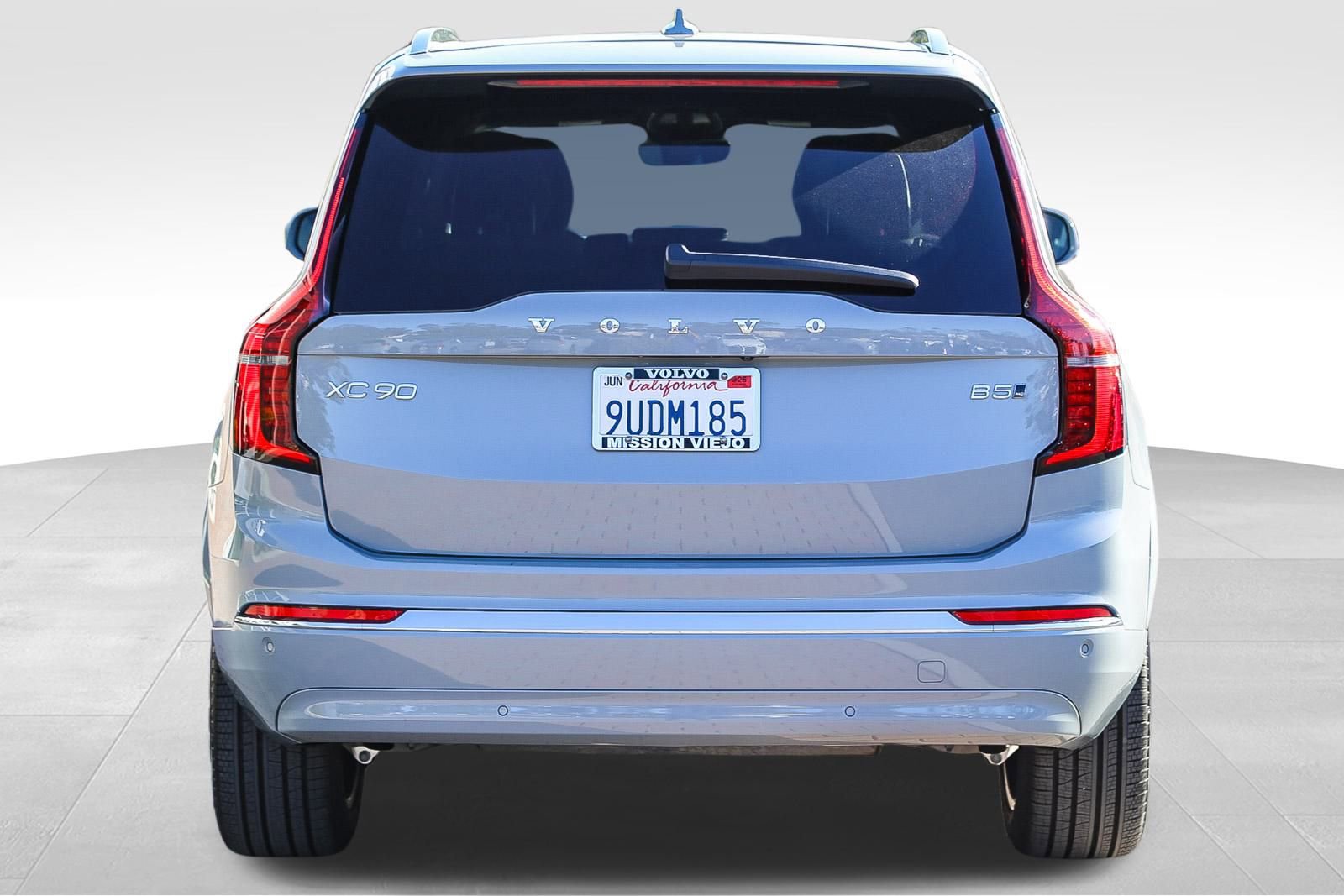 Certified 2025 Volvo XC90 B5 Core w/ Climate Package image 9