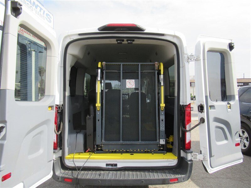 Used 2018 Ford Transit 150 XLT RWD image 4