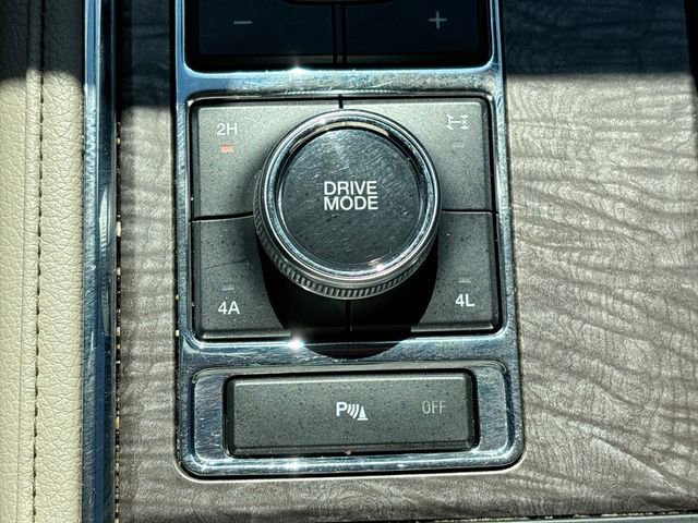 Used 2019 Ford Expedition Limited image 38