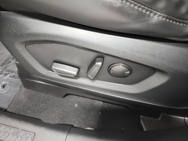 Used 2021 Ford Explorer XLT w/ Equipment Group 202A AWD/4WD image 22