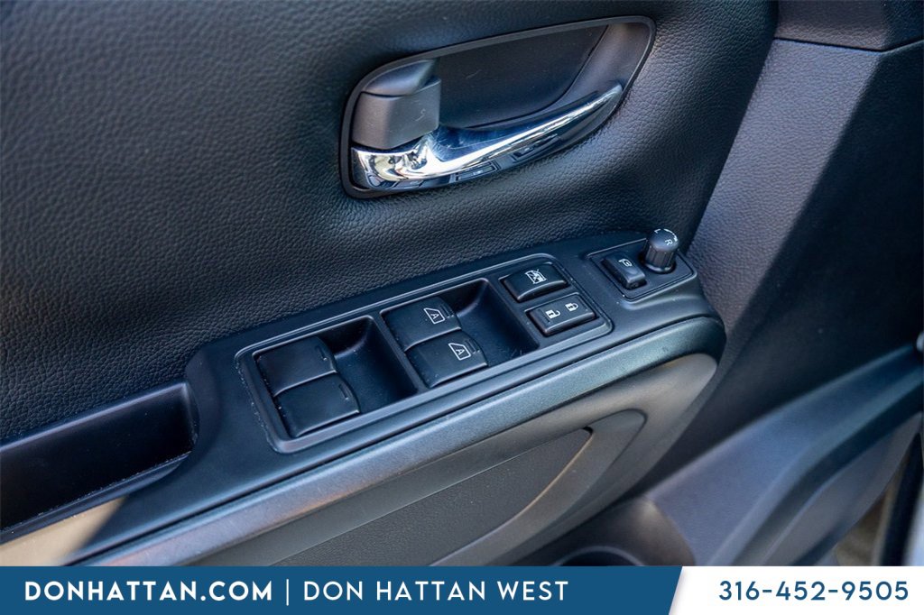 Used 2023 Nissan Titan PRO-4X w/ Pro-4x Convenience Package image 14