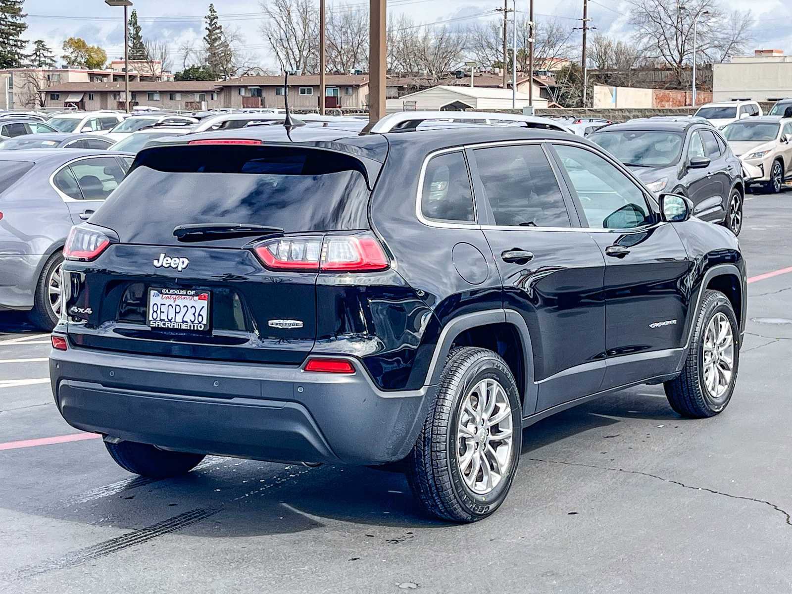 Used 2019 Jeep Cherokee Latitude Plus w/ Comfort/Convenience Group image 4
