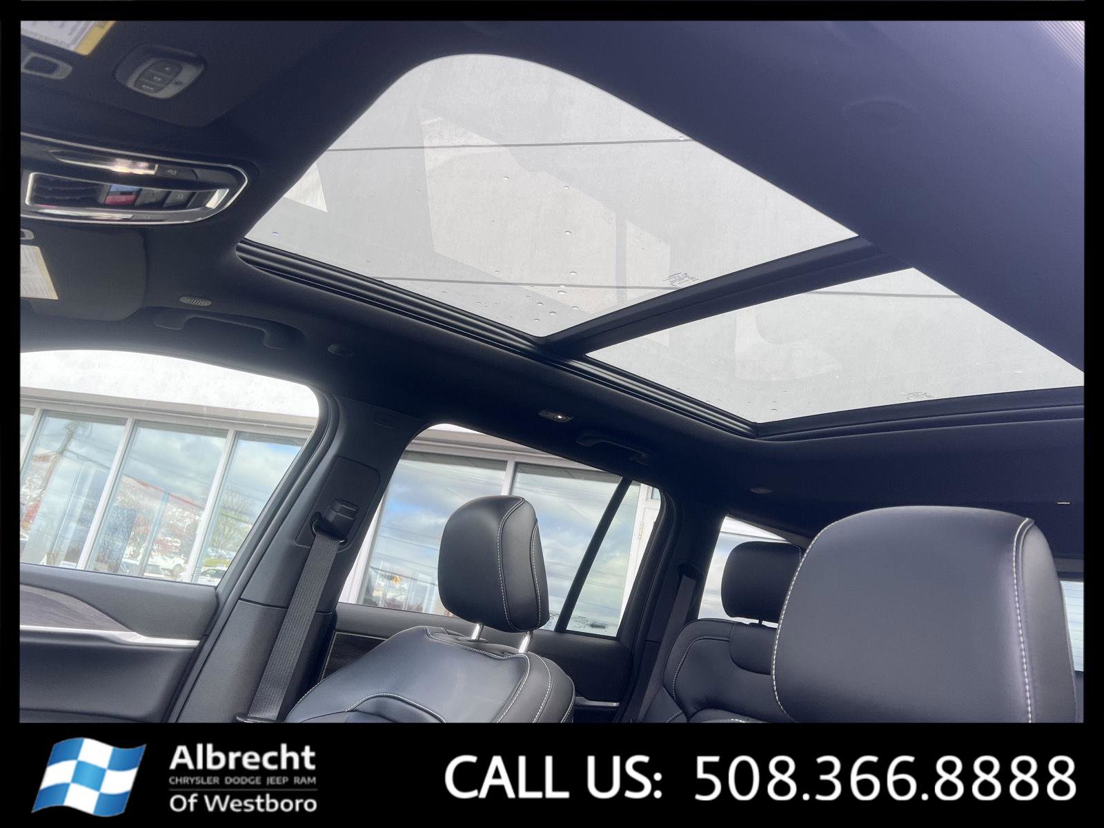 New 2025 Jeep Grand Cherokee Limited image 25