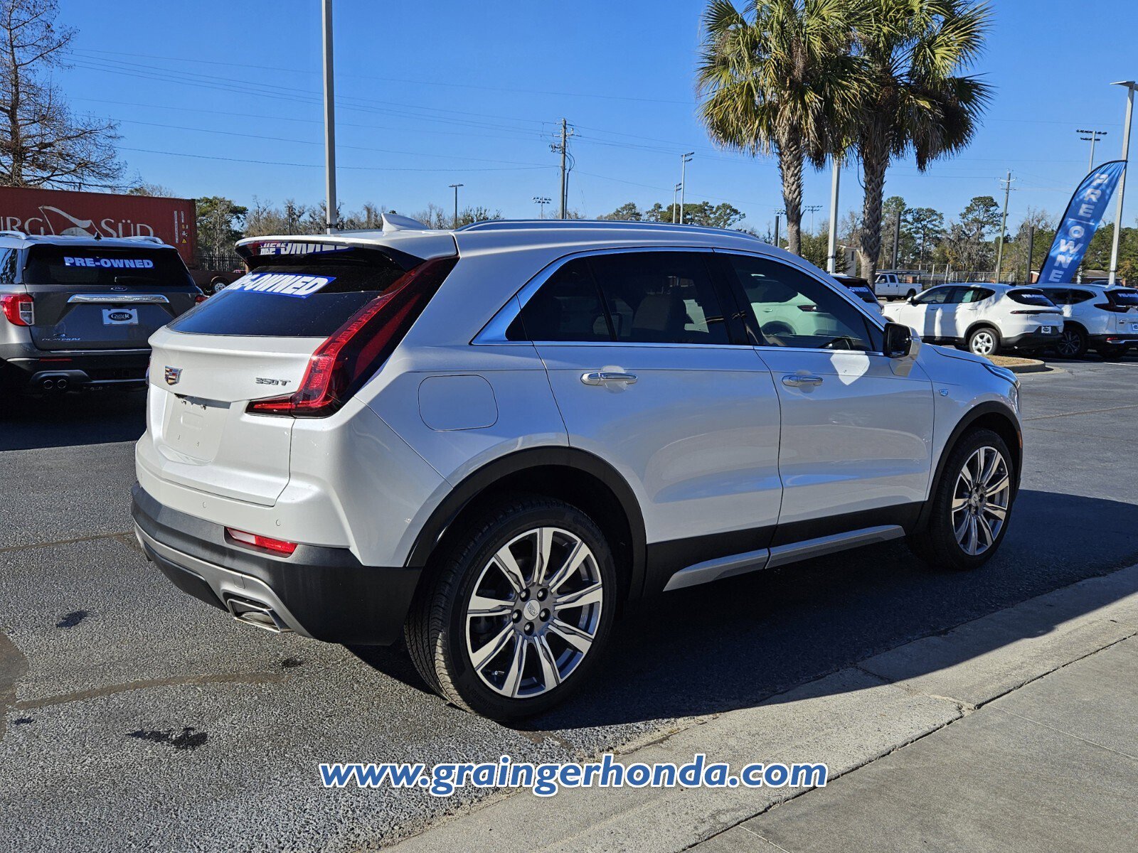 Used 2021 Cadillac XT4 Premium Luxury w/ Driver Awareness Package image 5