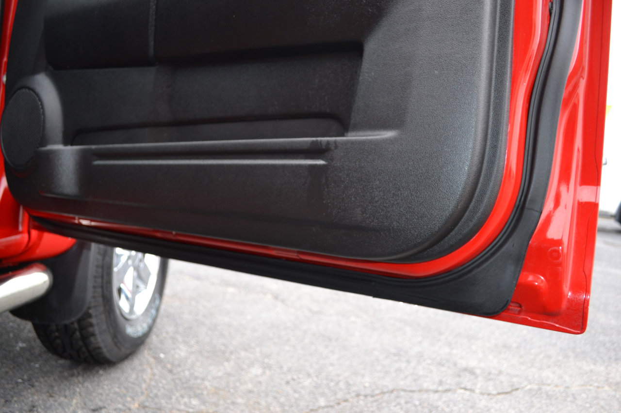 Used 2011 Chevrolet Colorado LT image 37