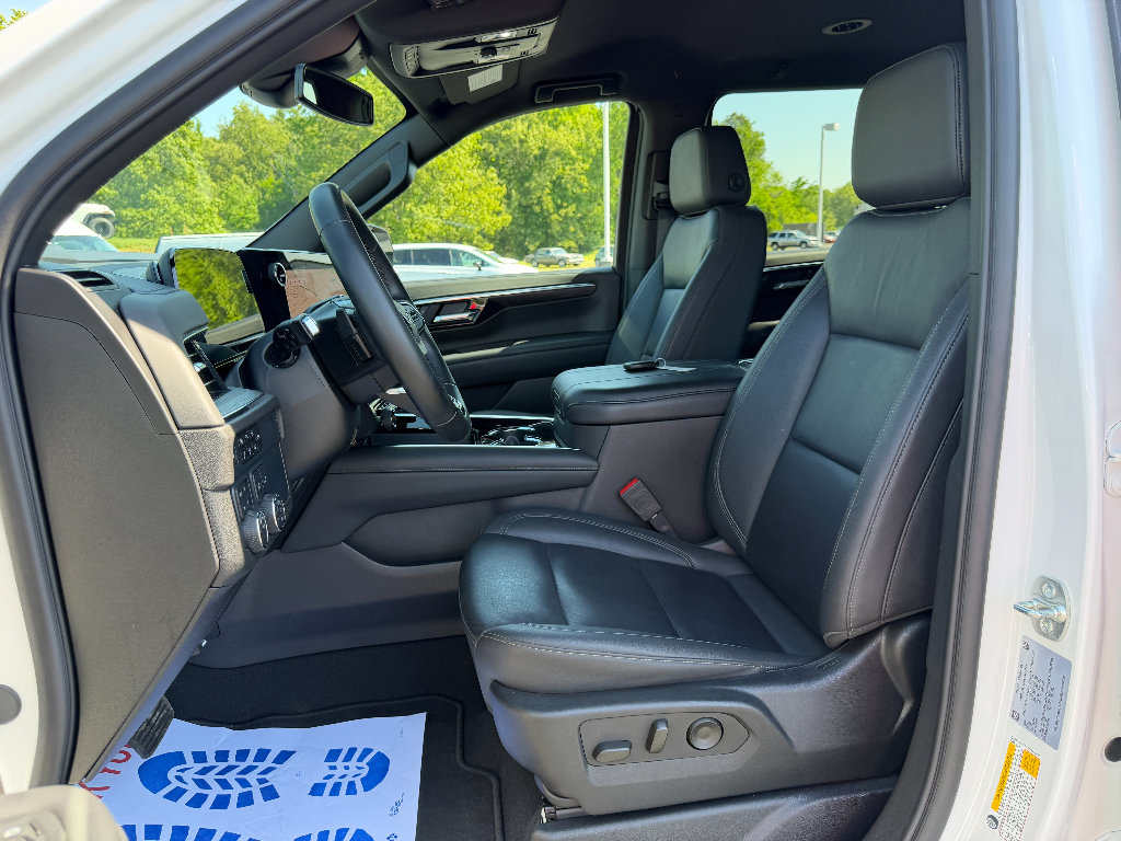 Used 2025 Chevrolet Suburban Z71 AWD/4WD image 31