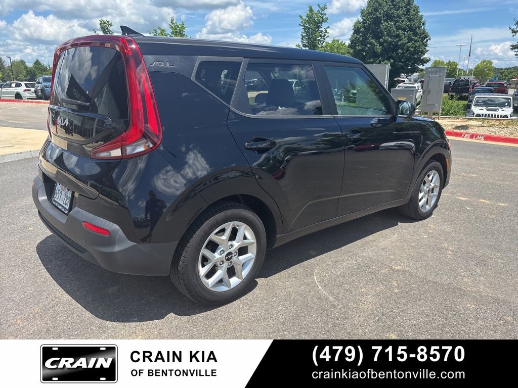 Certified 2022 Kia Soul LX w/ Technology Package FWD image 4