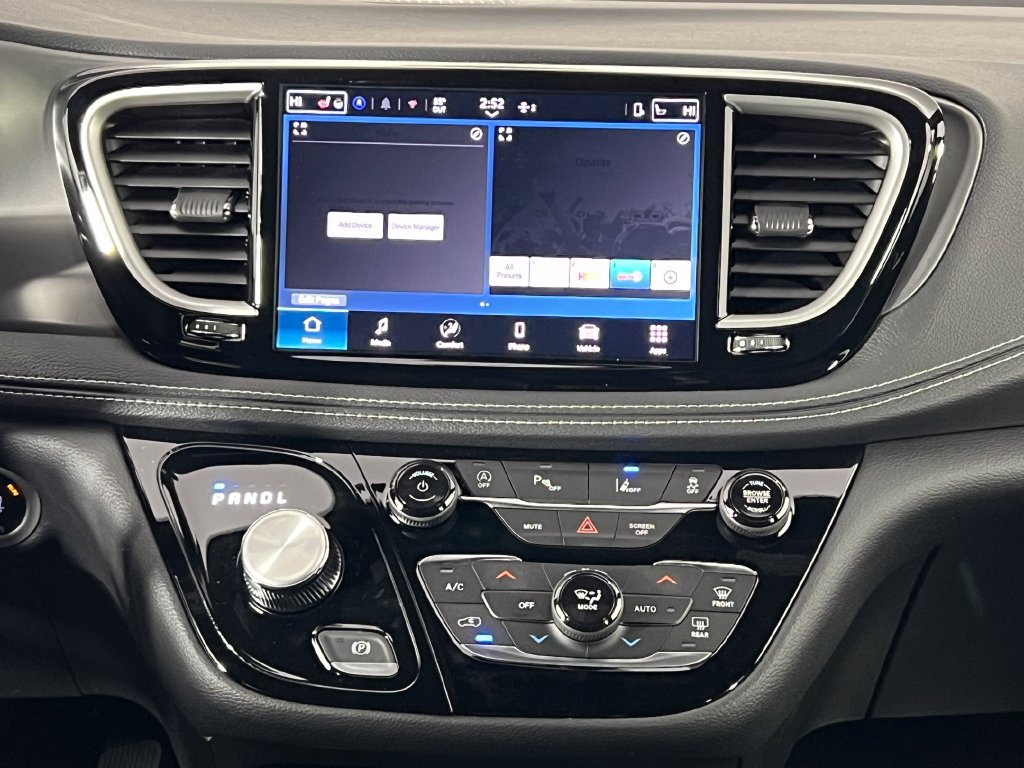New 2026 Chrysler Pacifica Select FWD image 30