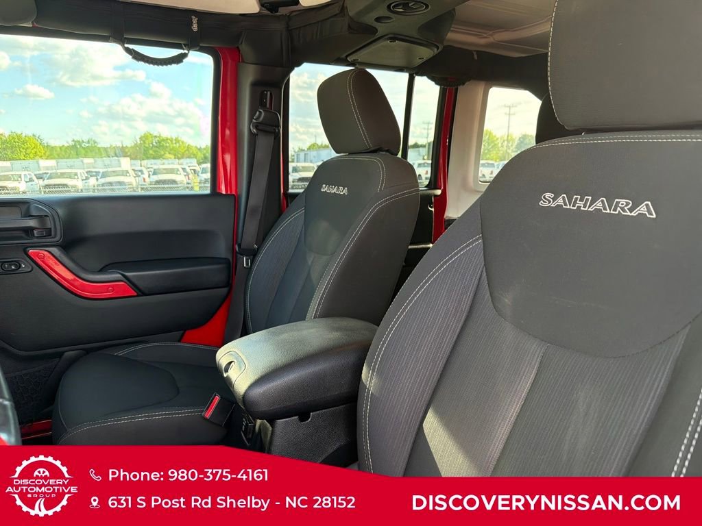 Used 2017 Jeep Wrangler Unlimited Sahara w/ Connectivity Group image 13