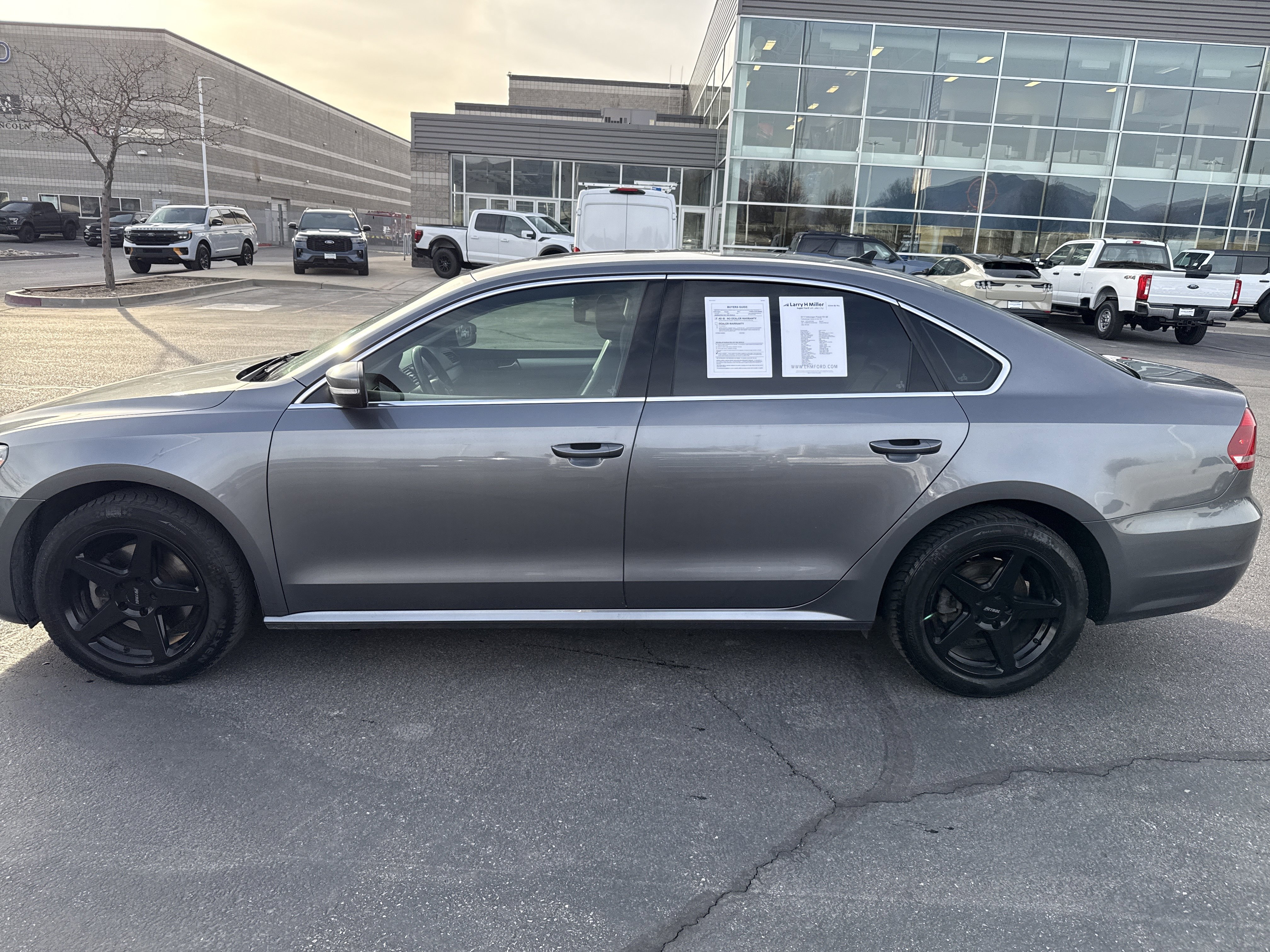 Used 2013 Volkswagen Passat TDI SE image 2