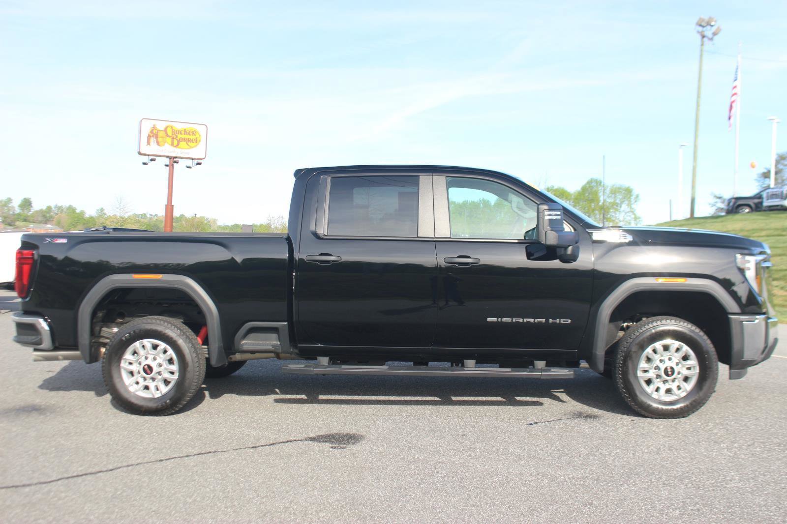 Used 2024 GMC Sierra 2500 Pro AWD/4WD image 8