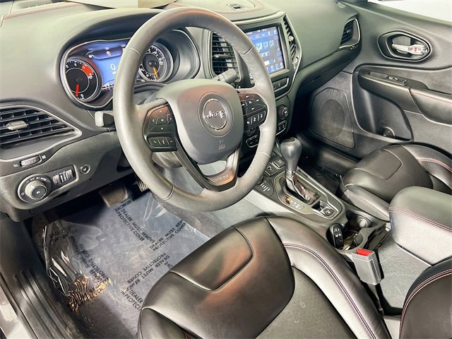 Used 2022 Jeep Cherokee Trailhawk w/ Technology Group B image 10