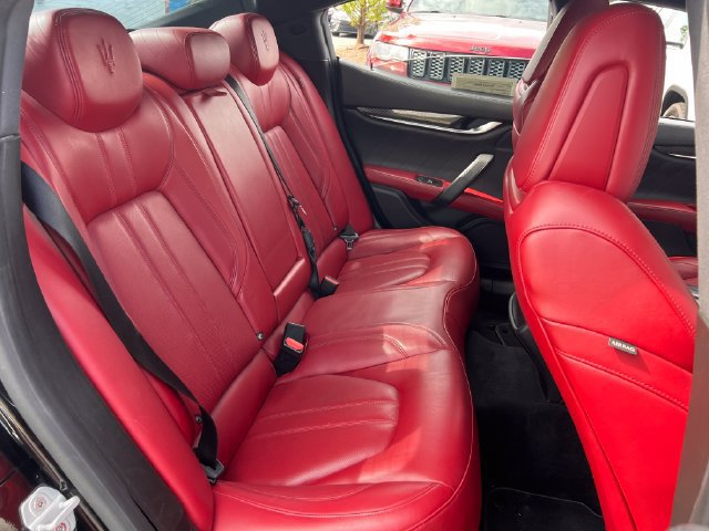 Used 2019 Maserati Ghibli GranSport RWD image 28