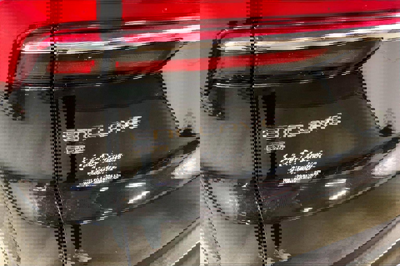 Used 2025 Buick Enclave Preferred AWD/4WD image 8