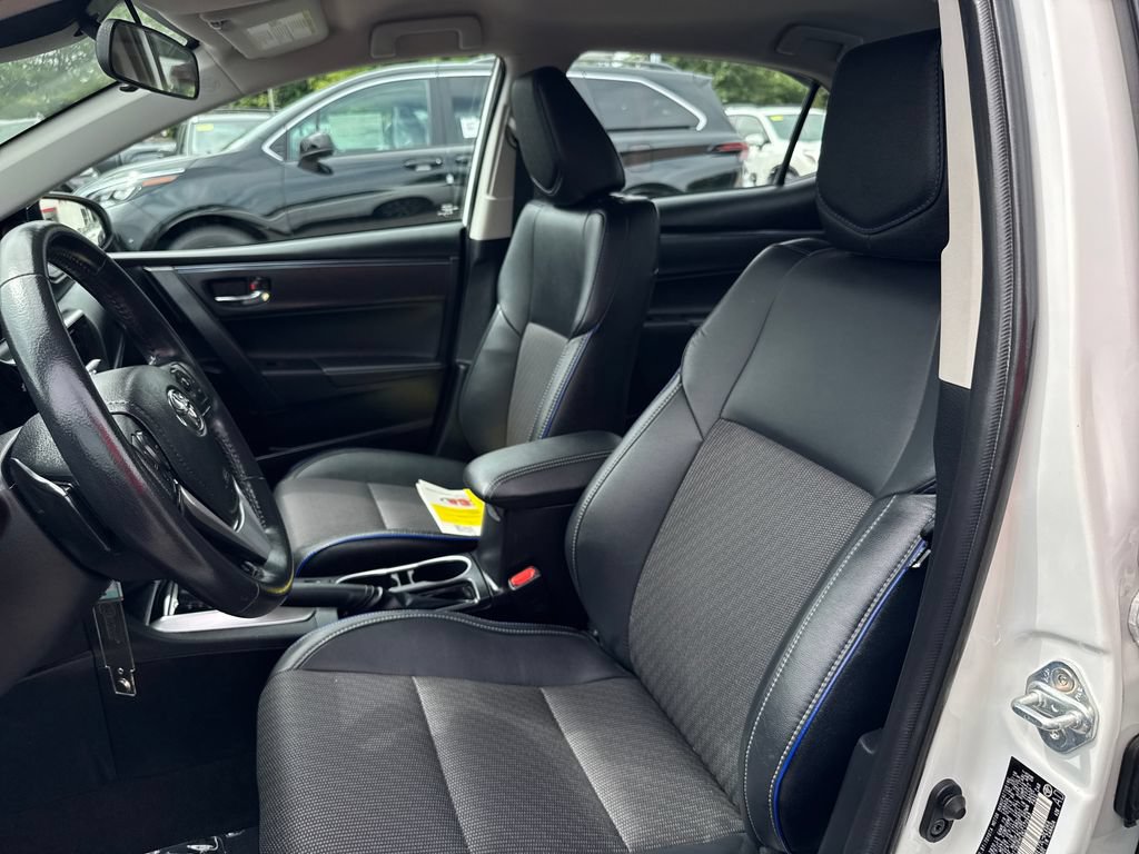 Used 2019 Toyota Corolla SE w/ Carpet Mat Package (TMS) FWD image 14