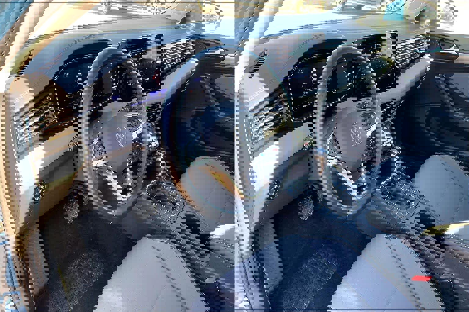 Used 2025 Volkswagen Jetta SE image 18