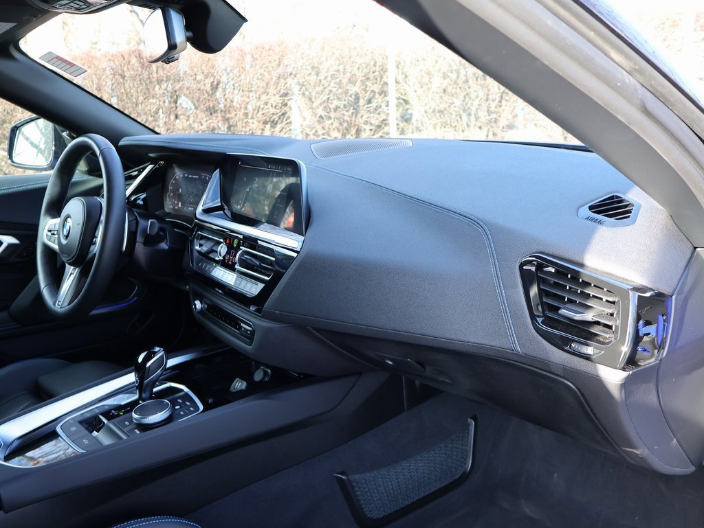 Used 2024 BMW Z4 M40i w/ Premium Package image 13