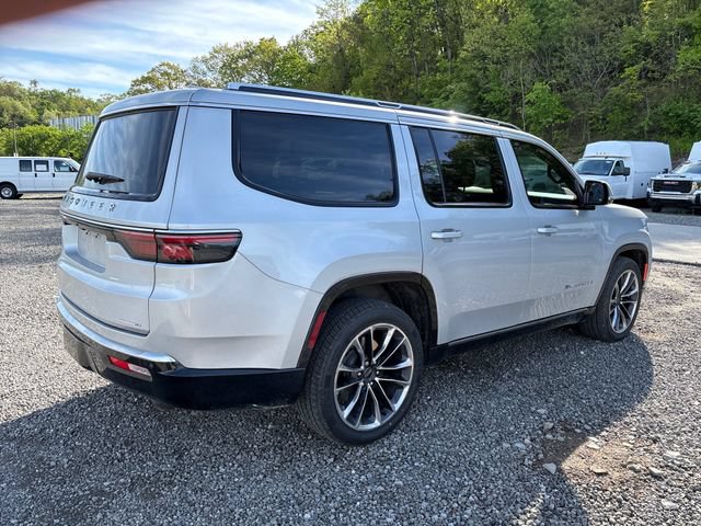 Used 2022 Jeep Wagoneer Series III w/ Premium Group I AWD/4WD image 5