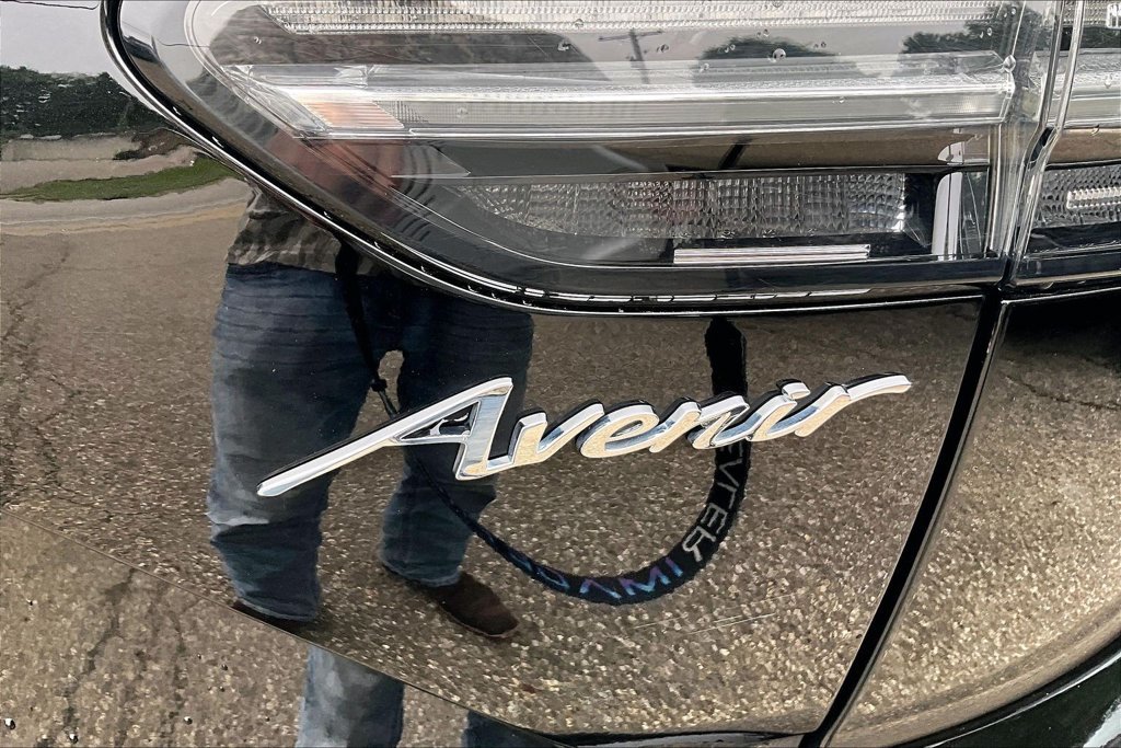 Used 2021 Buick Envision Avenir AWD/4WD image 25