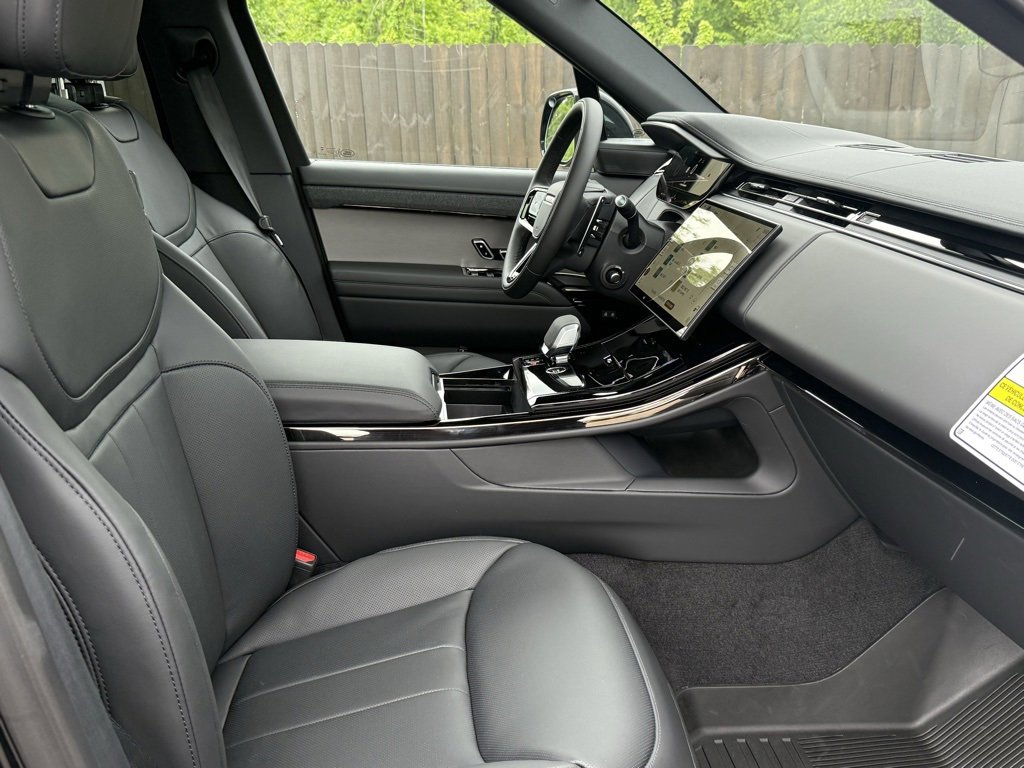 New 2025 Land Rover Range Rover Sport Dynamic SE image 12