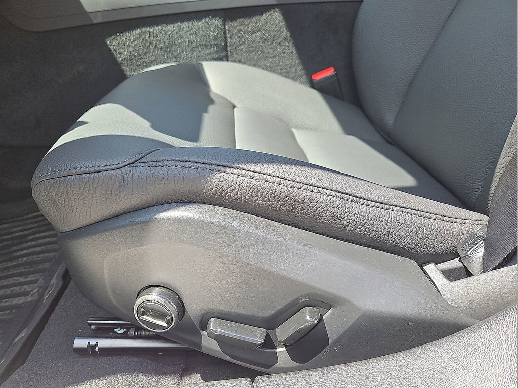 New 2026 Volvo V60 B5 Cross Country Plus w/ Protection Package Premier image 23