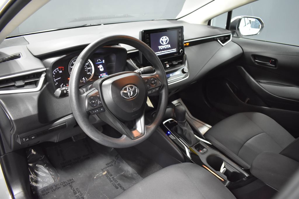 Used 2022 Toyota Corolla LE FWD image 4