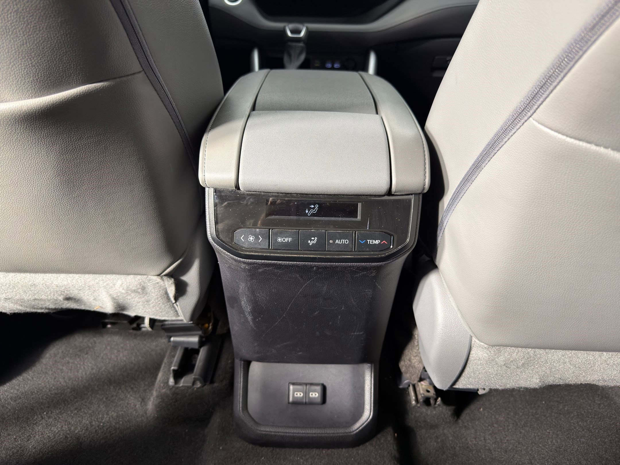 Used 2023 Toyota Highlander XLE image 27