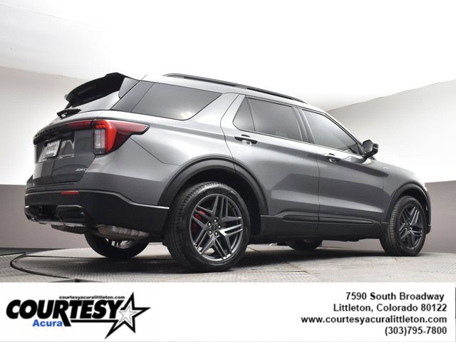 Used 2025 Ford Explorer ST-Line w/ Premium Package image 34