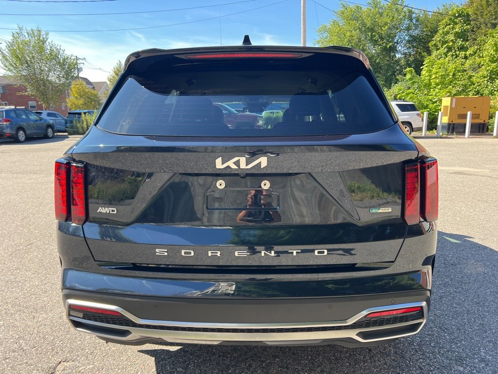 Certified 2022 Kia Sorento S image 4
