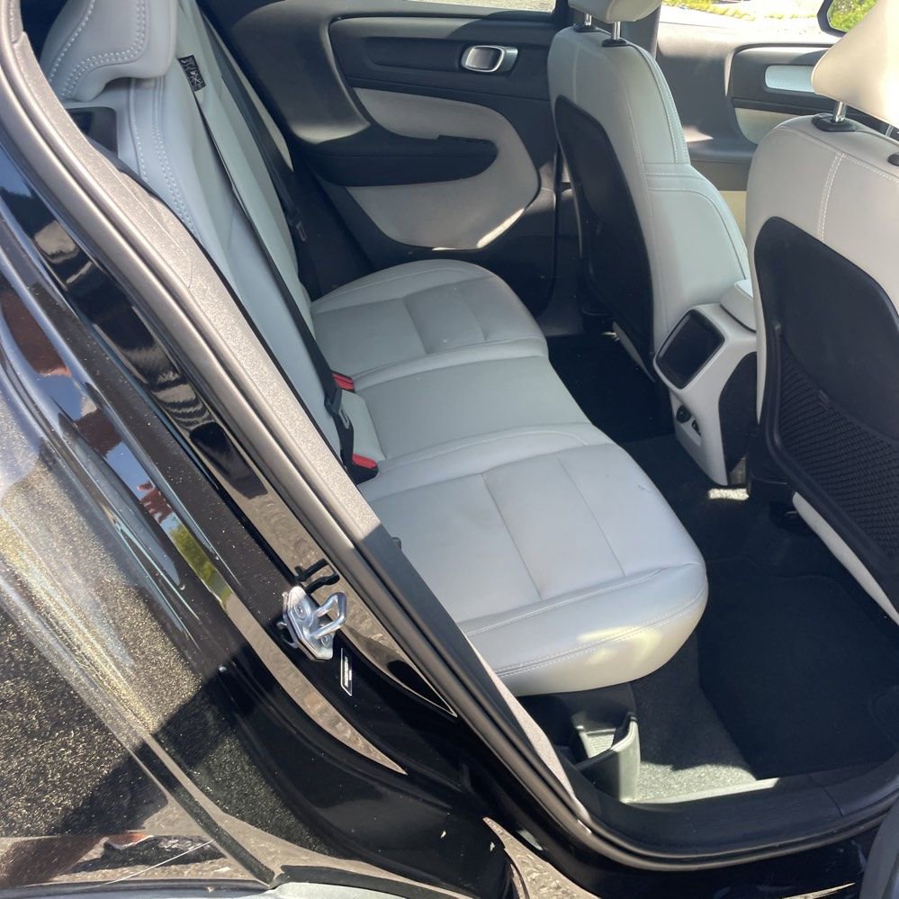 Used 2021 Volvo XC40 T5 Momentum AWD/4WD image 15