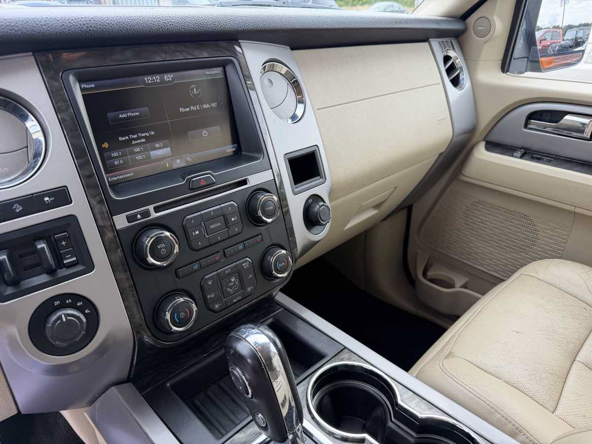 Used 2015 Ford Expedition Max Limited AWD/4WD image 17