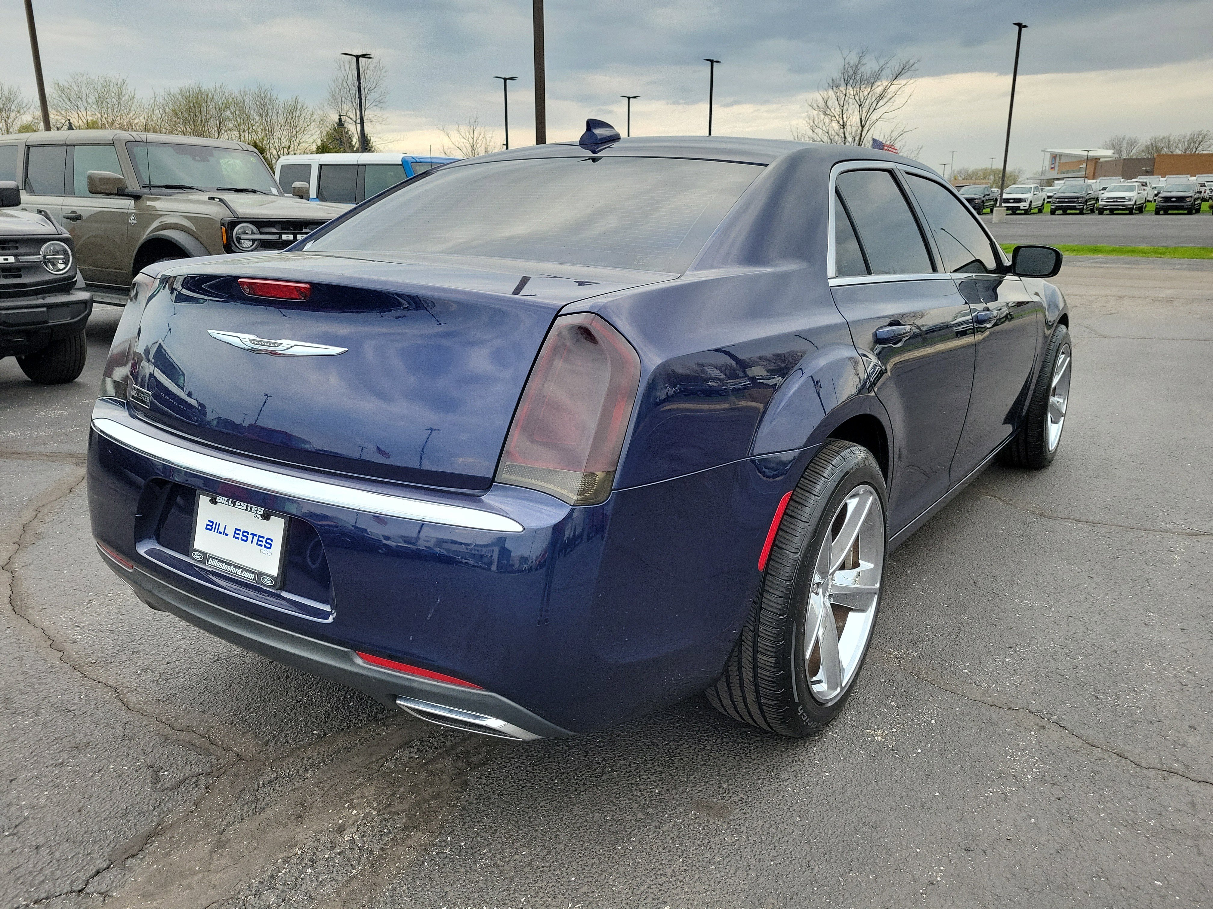 Used 2016 Chrysler 300 Limited image 4