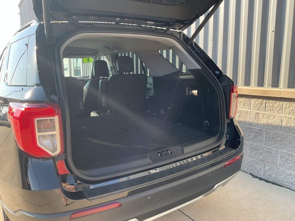 Used 2023 Ford Explorer XLT w/ Equipment Group 202A image 25