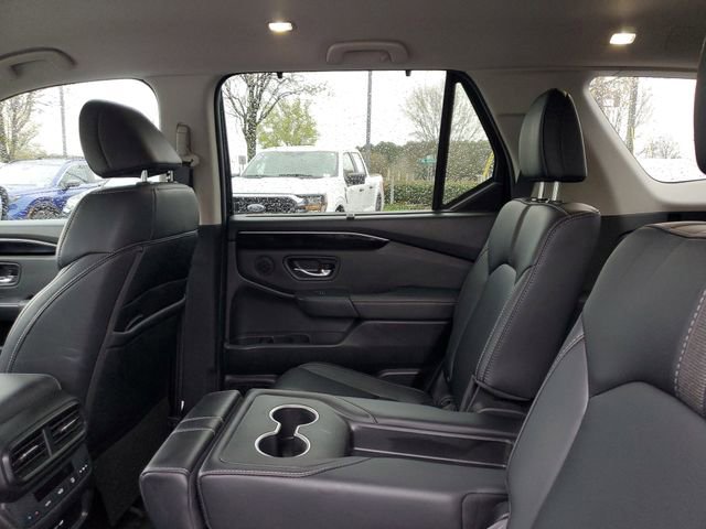 Used 2025 Honda Pilot EX-L image 10