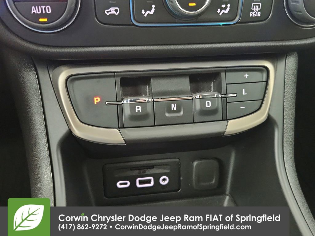 Used 2023 GMC Terrain Denali w/ Denali Premium Package AWD/4WD image 27