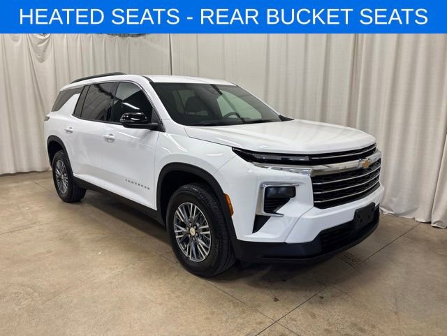 Used 2025 Chevrolet Traverse LT FWD image 1