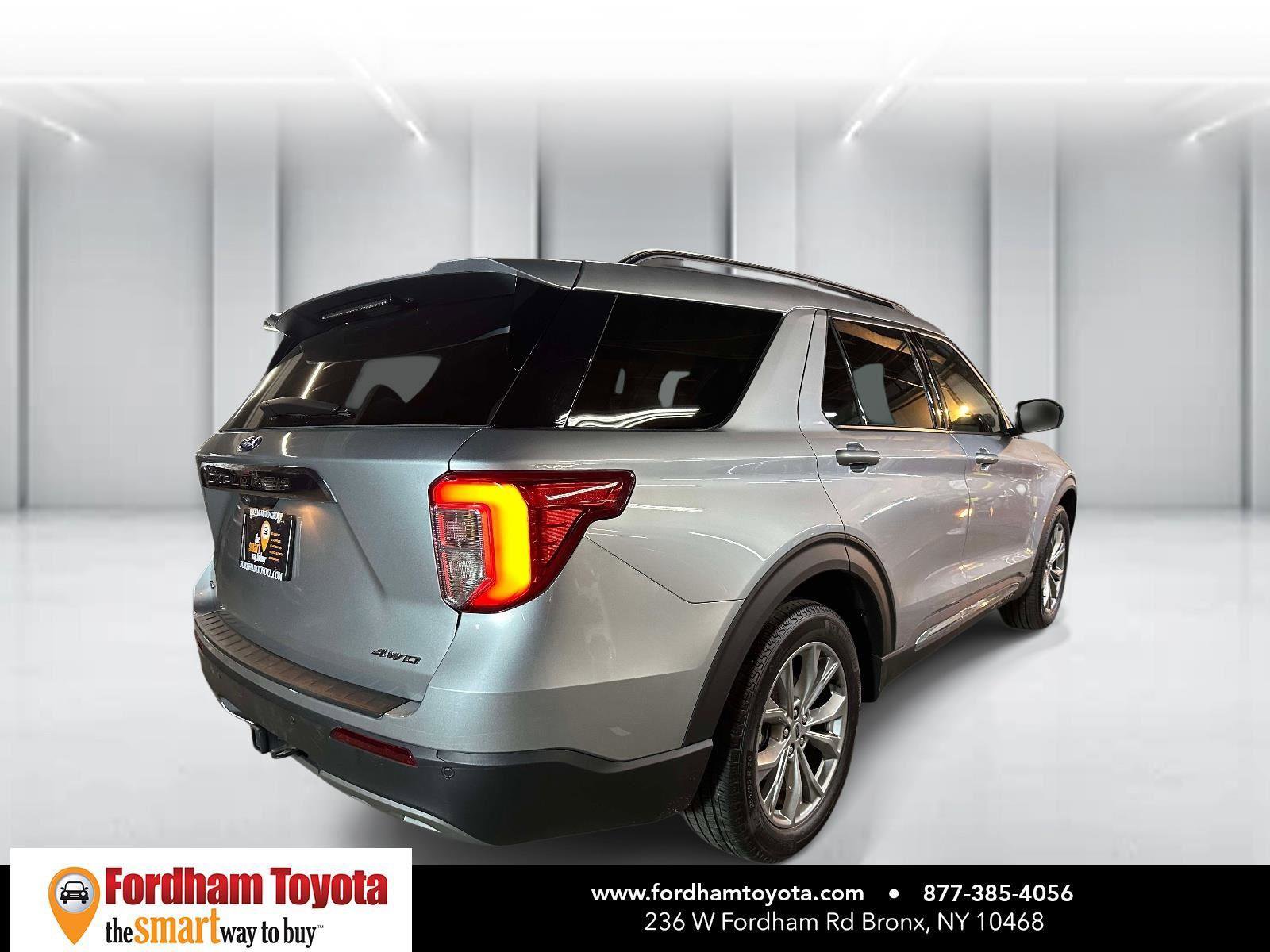 Used 2023 Ford Explorer XLT w/ Equipment Group 202A image 4