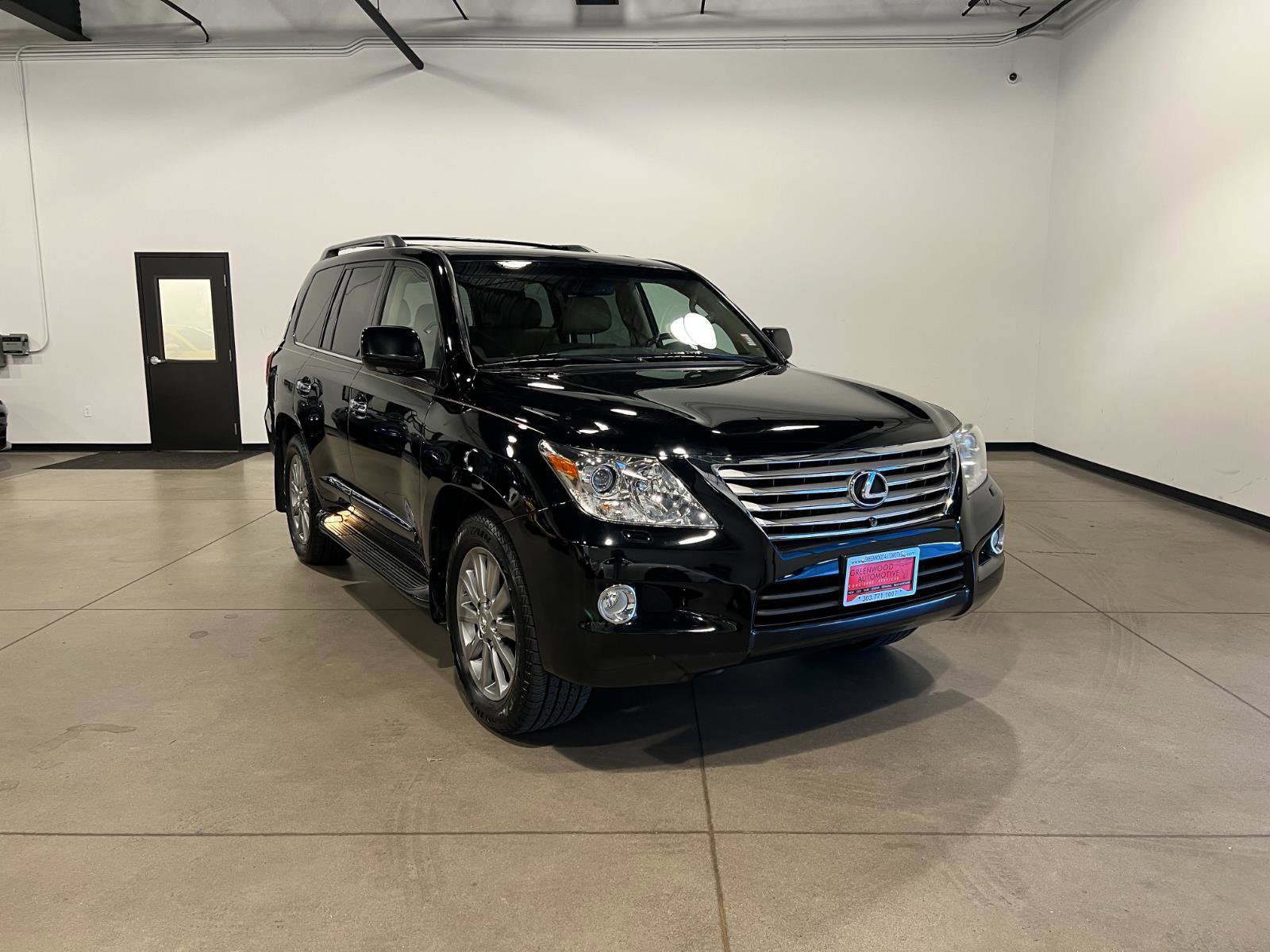 Used 2011 Lexus LX 570 4WD w/ Luxury Pkg