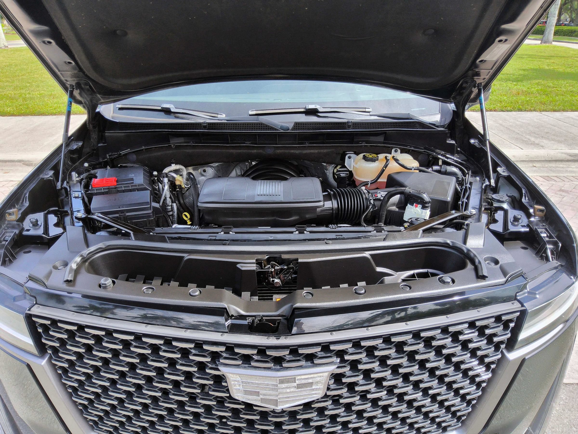 Used 2023 Cadillac Escalade ESV Luxury AWD/4WD image 42