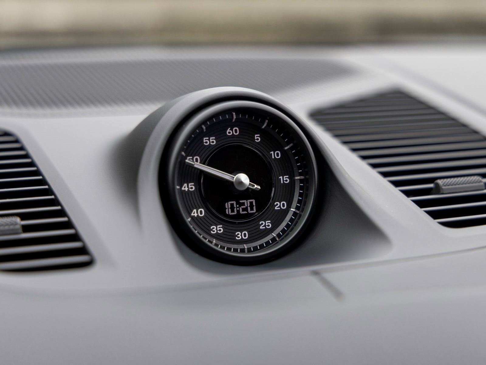 New 2025 Porsche Cayenne S image 32