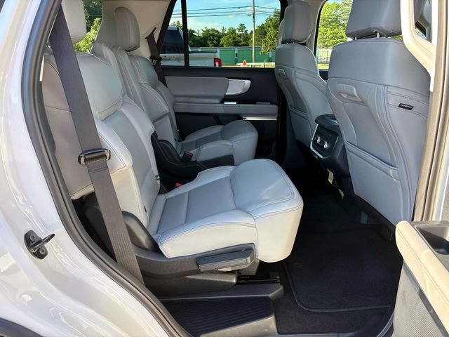 Used 2025 Ford Expedition Active AWD/4WD image 21