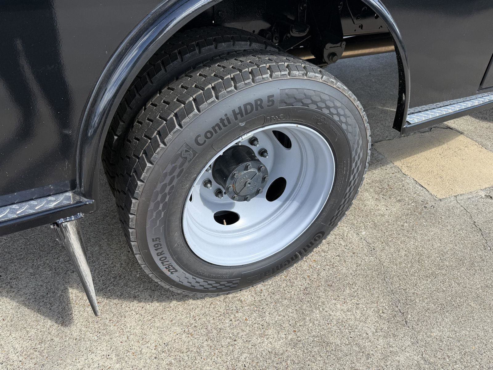 New 2026 Ford F550 4x4 Crew Cab image 6
