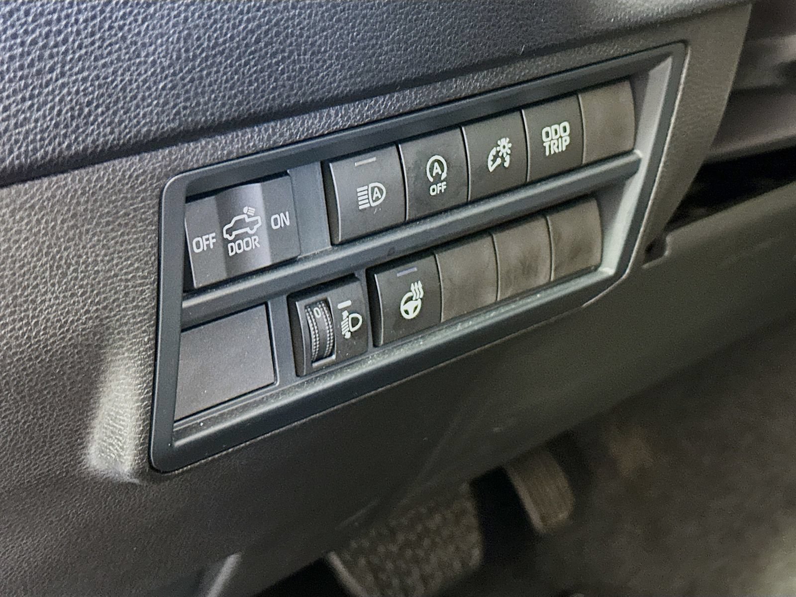 Used 2025 Toyota Tundra SR5 w/ SR5 Premium Package AWD/4WD image 10
