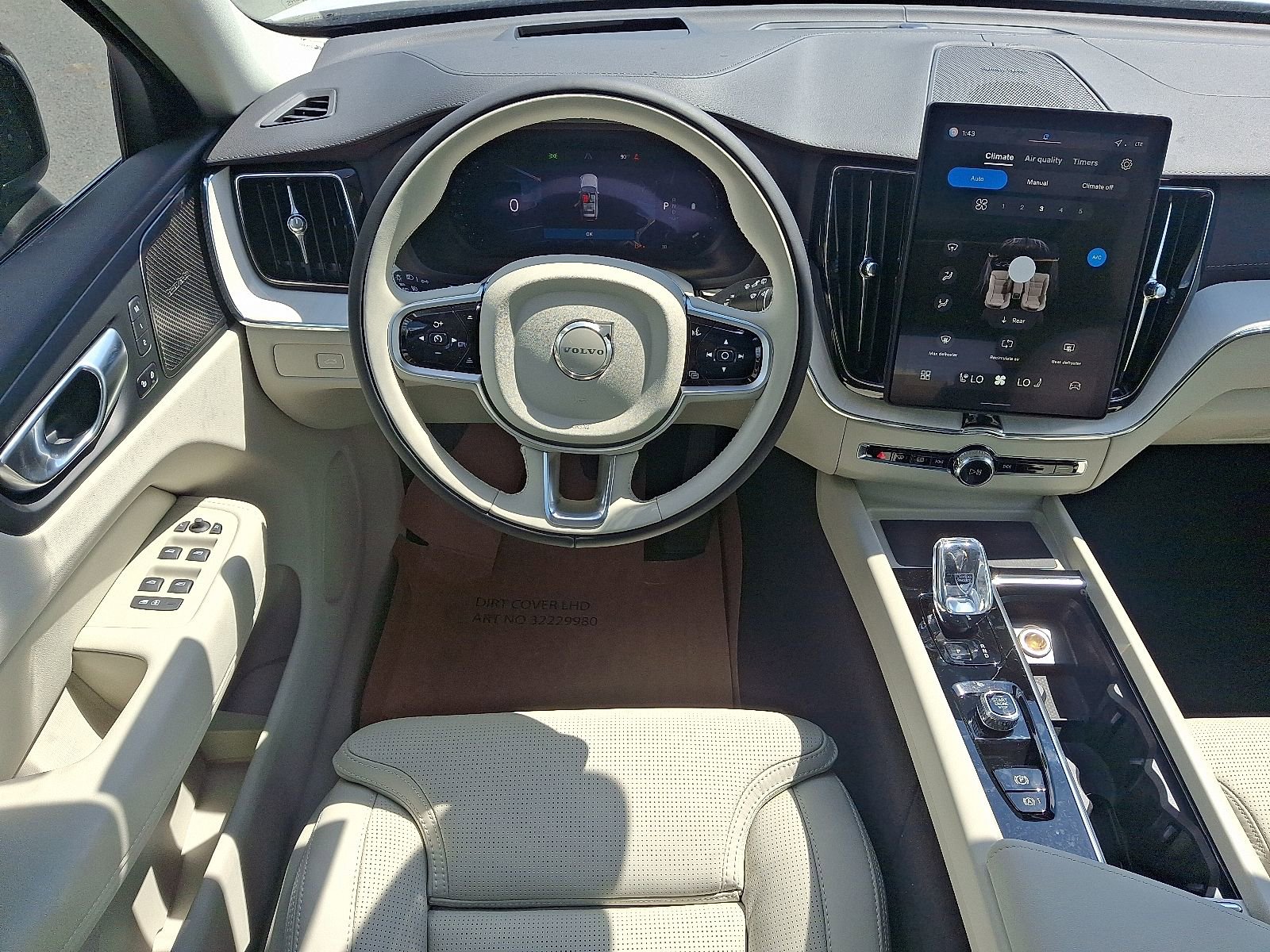 New 2026 Volvo XC60 B5 Ultra w/ Climate Package image 11