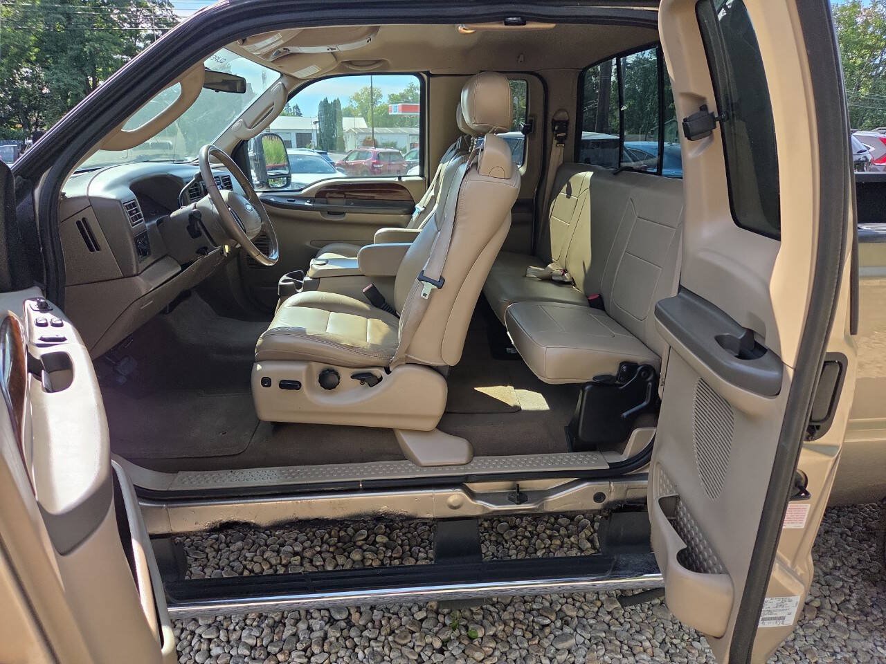 Used 2004 Ford F250 Lariat AWD/4WD image 16